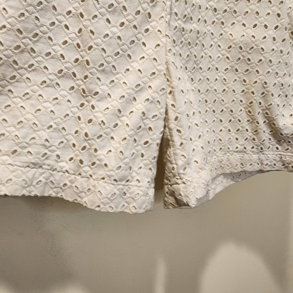 Loft women's cream casual Eyelet cotton shorts size 8 - Picture 5 of 10